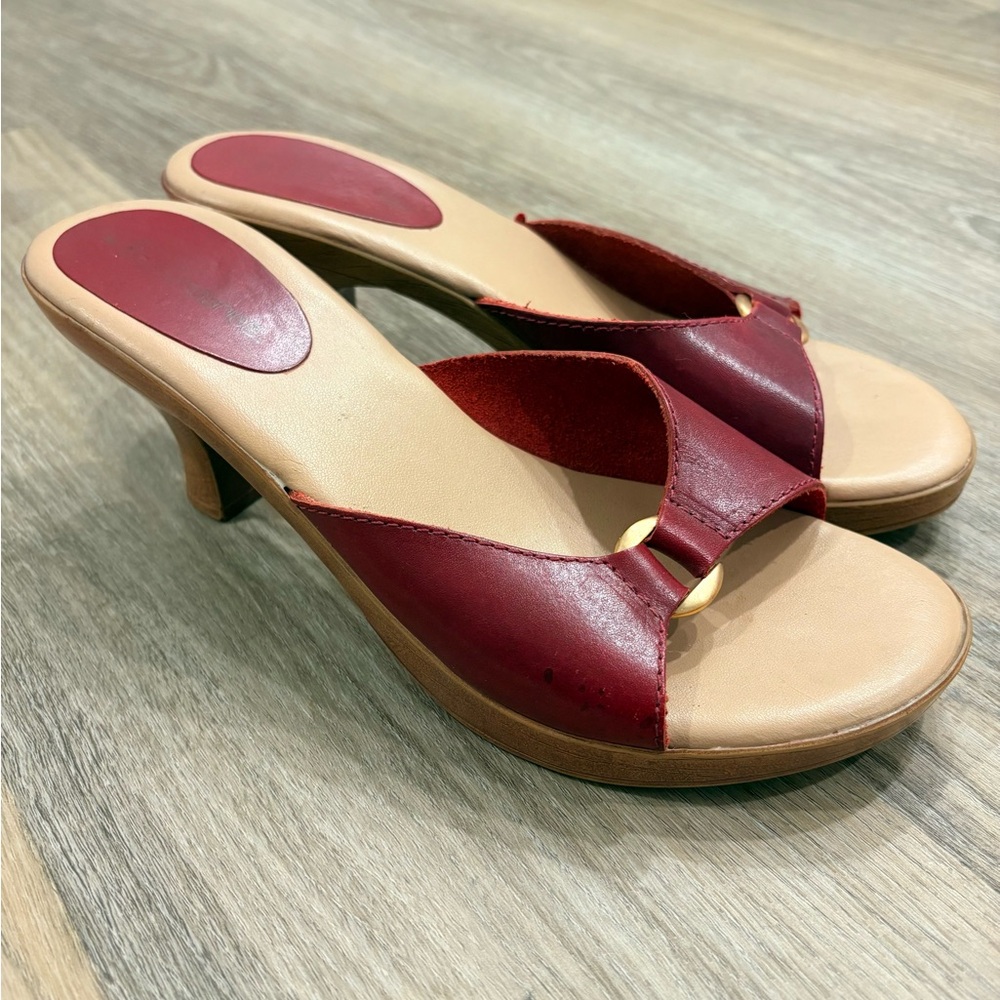 No Boundaries Red Leather Open-Toe Mules 8.5, Wood-Style Heel, Brass Detail, Y2K